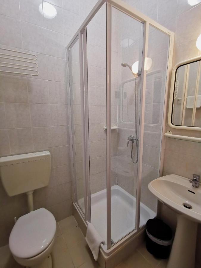 Imola Garden Vendeghaz Hotel Balatonfured Ngoại thất bức ảnh