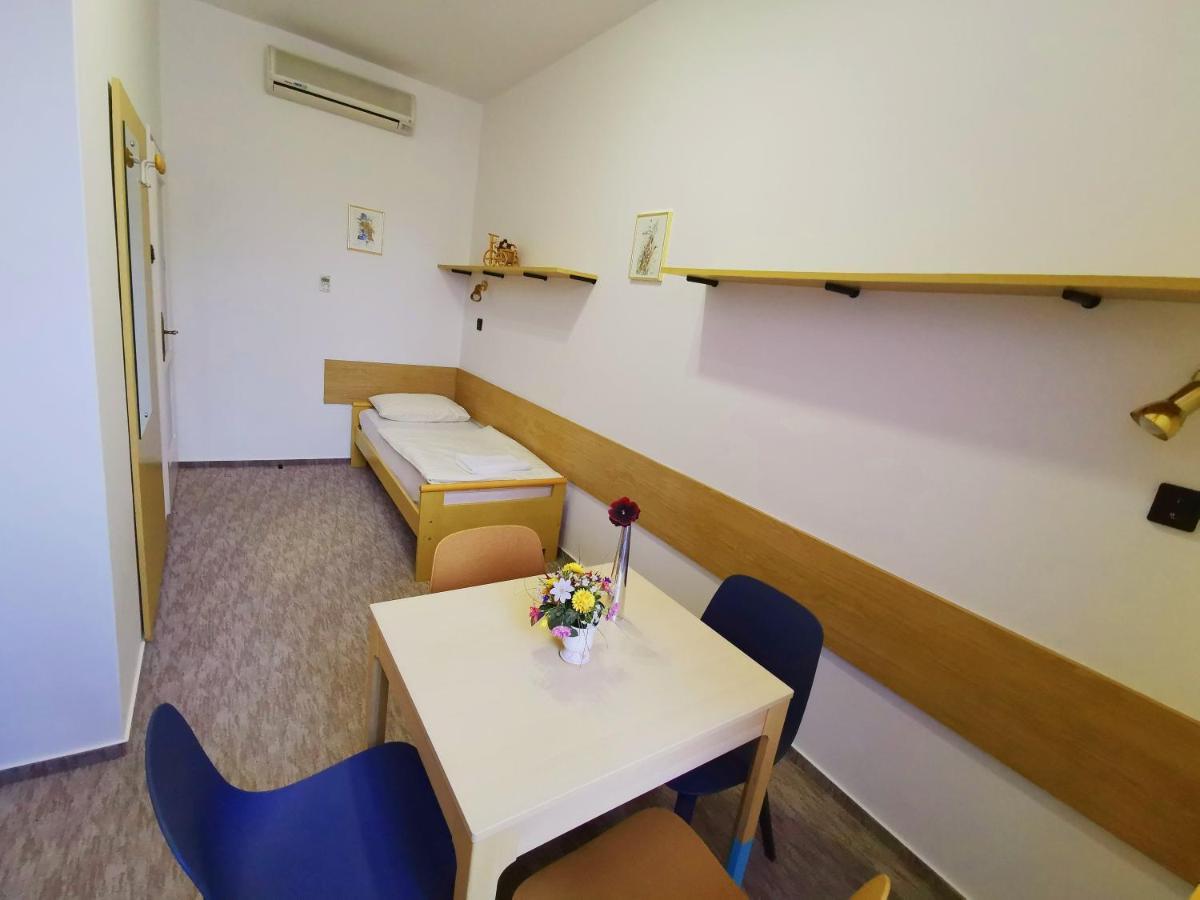 Imola Garden Vendeghaz Hotel Balatonfured Ngoại thất bức ảnh