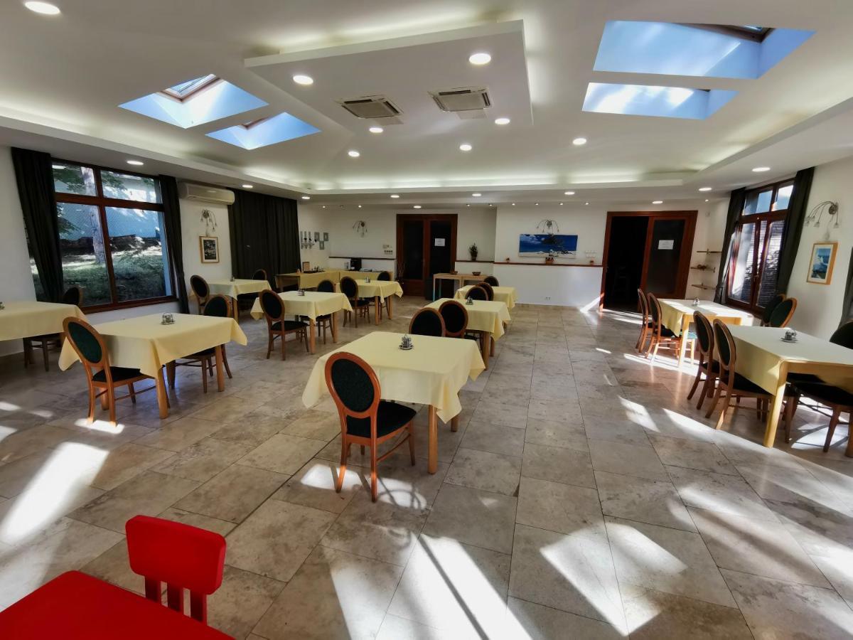 Imola Garden Vendeghaz Hotel Balatonfured Ngoại thất bức ảnh