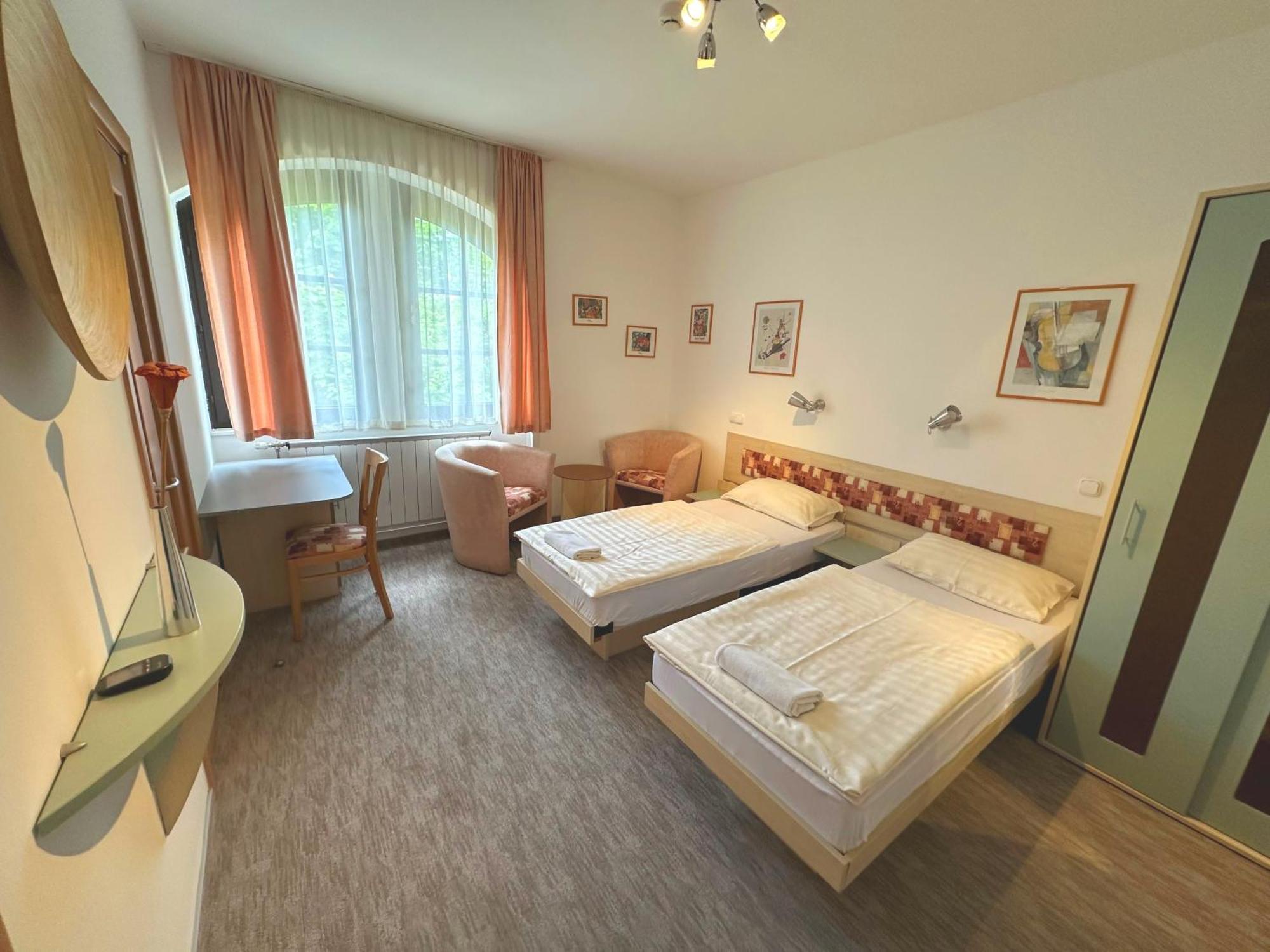 Imola Garden Vendeghaz Hotel Balatonfured Ngoại thất bức ảnh